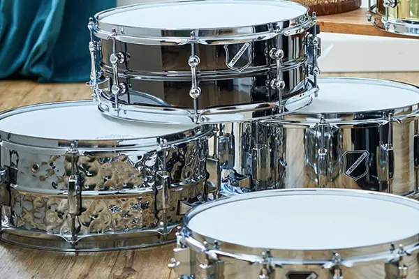 different size snare drum